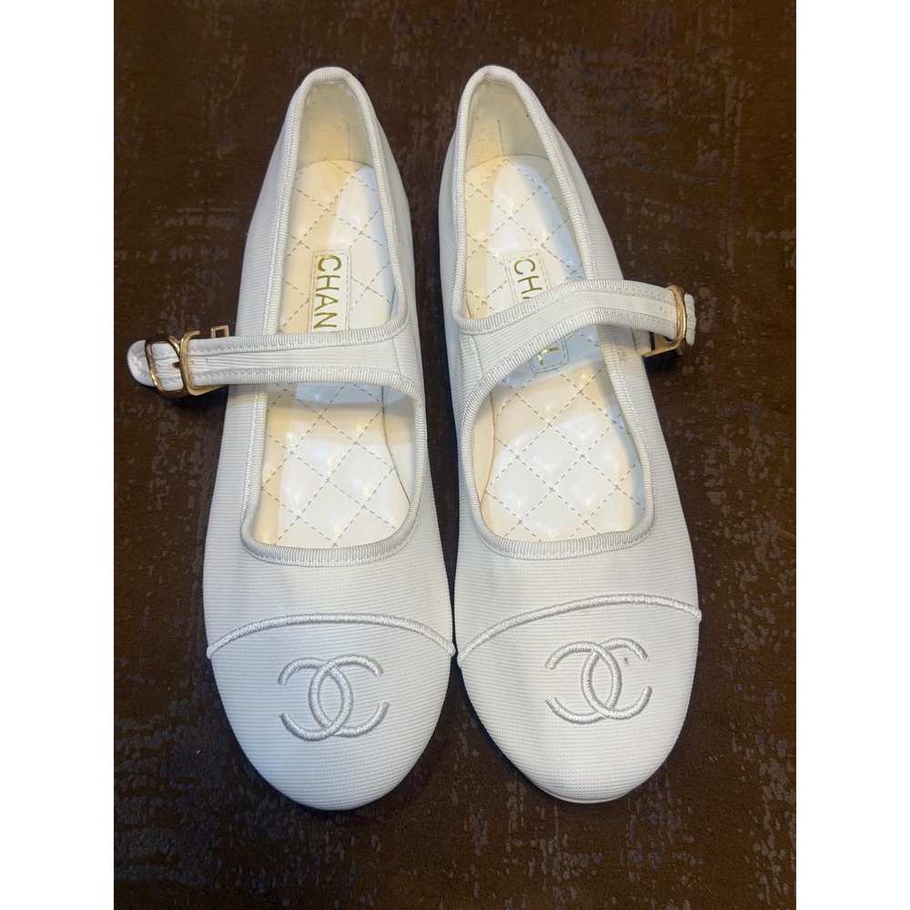 Chanel White Textile Mary Jane Ballet Flats CC Logo Cap Toe Gold Buckle Size 41